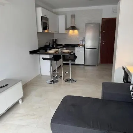 Vv Lava 8 קנדלריה